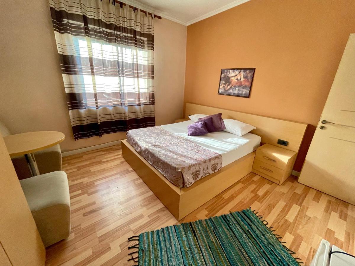 Algo Tiranë